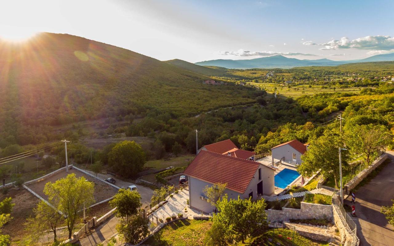 Villa Marija With Heated Pool Trilj Extérieur photo